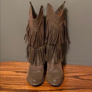 Size 6 Pierre Dumas boots